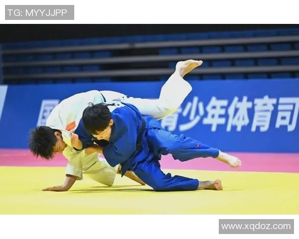 摔跤青年组晋级战报精彩纷呈选手们奋勇争先展现青春风采